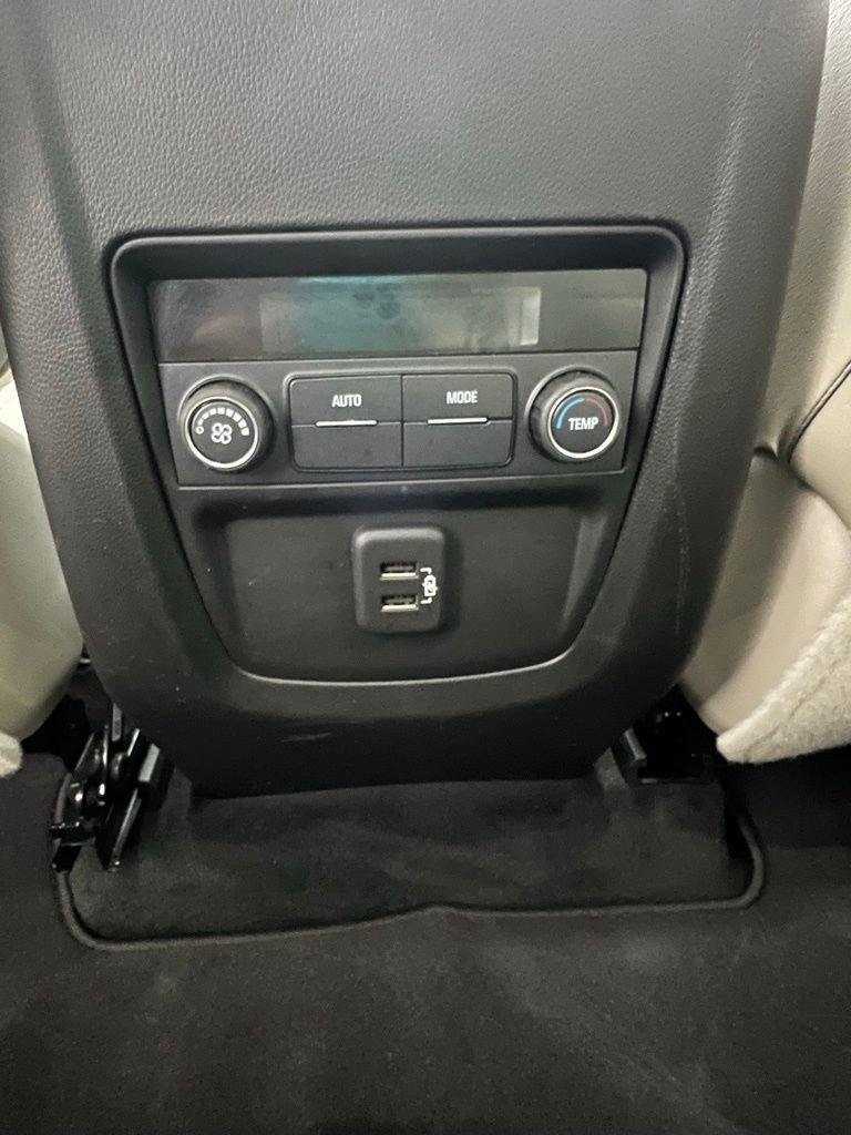 Used 2021 Buick Enclave Essence AWD/4WD image 30