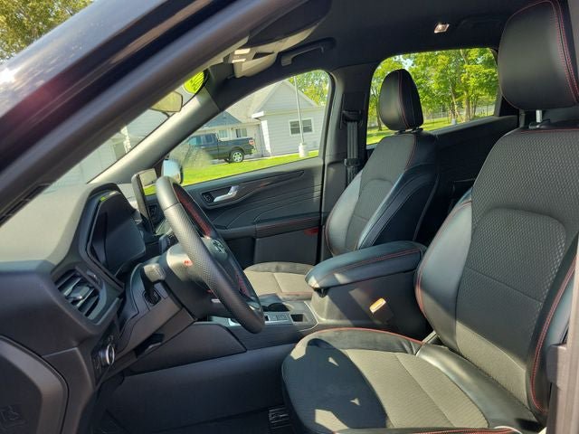 Used 2023 Ford Escape ST-Line Select w/ Tech Pack #2 AWD/4WD image 5