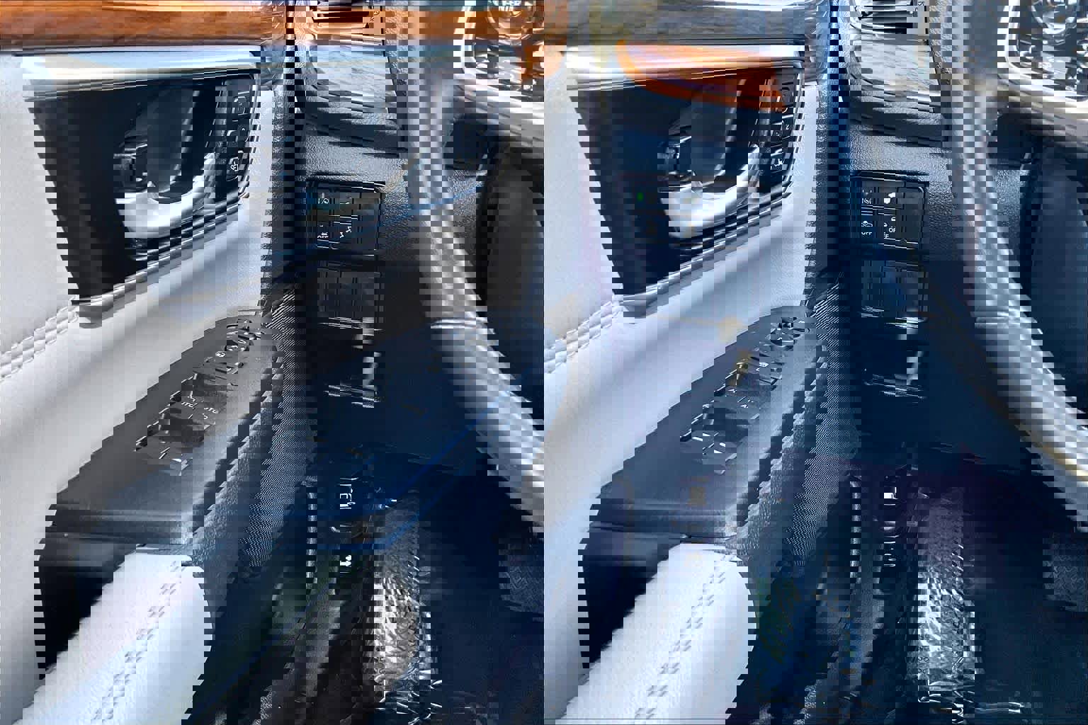 Used 2021 Honda CR-V Touring image 31