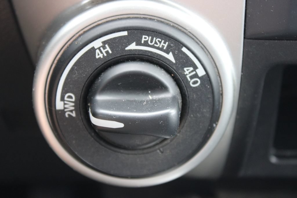 Used 2021 Nissan Titan SV w/ SV Convenience Package AWD/4WD image 43