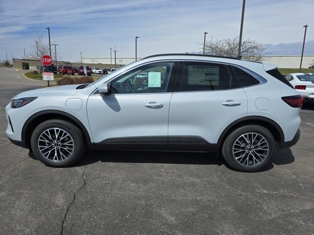 New 2025 Ford Escape SE w/ PHEV Premium Package image 2