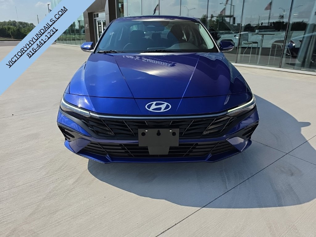 Used 2025 Hyundai Elantra SEL FWD image 9