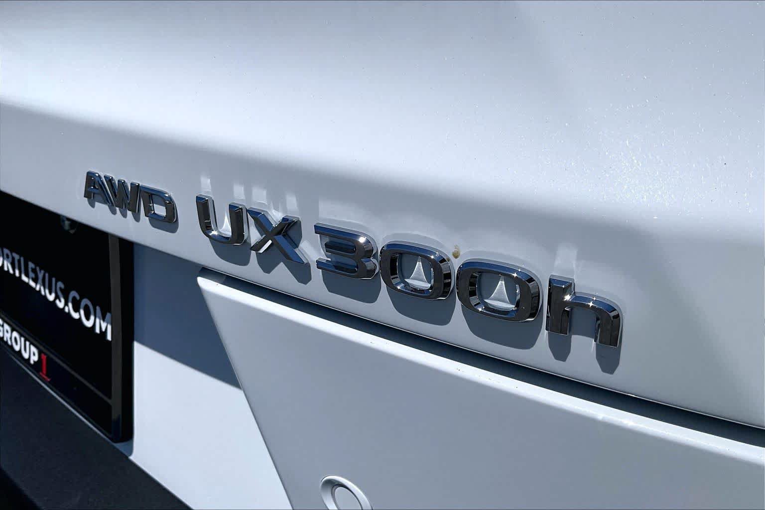 New 2026 Lexus UX 300h AWD image 8