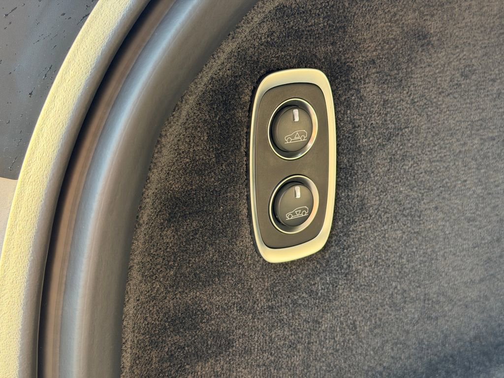 New 2026 Aston Martin DBX 707 image 39