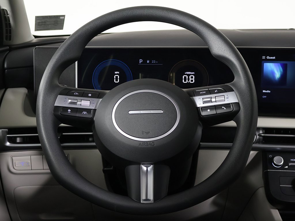 Certified 2025 Hyundai Tucson SE image 32