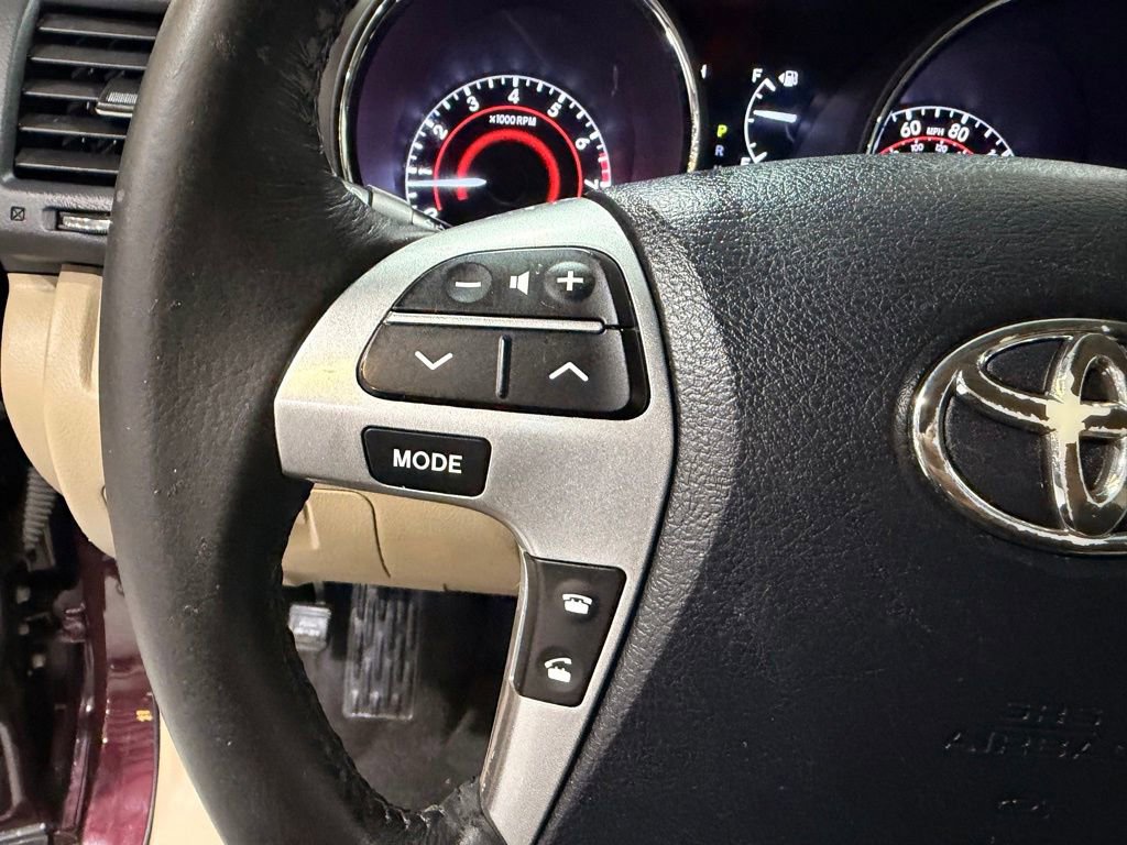 Used 2013 Toyota Highlander Limited image 13