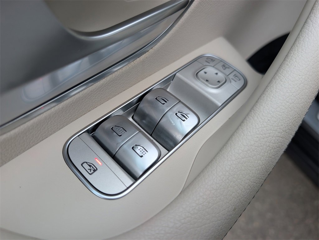 Used 2022 Mercedes-Benz GLS 450 4MATIC image 13