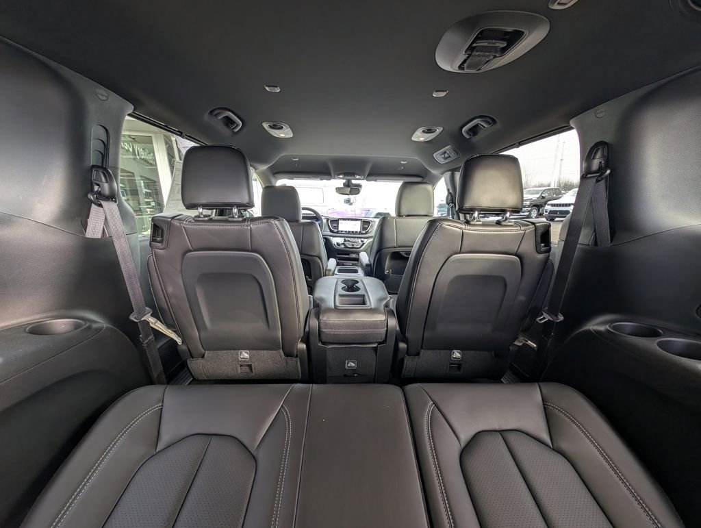 New 2026 Chrysler Pacifica Select w/ S Appearance Package FWD image 20