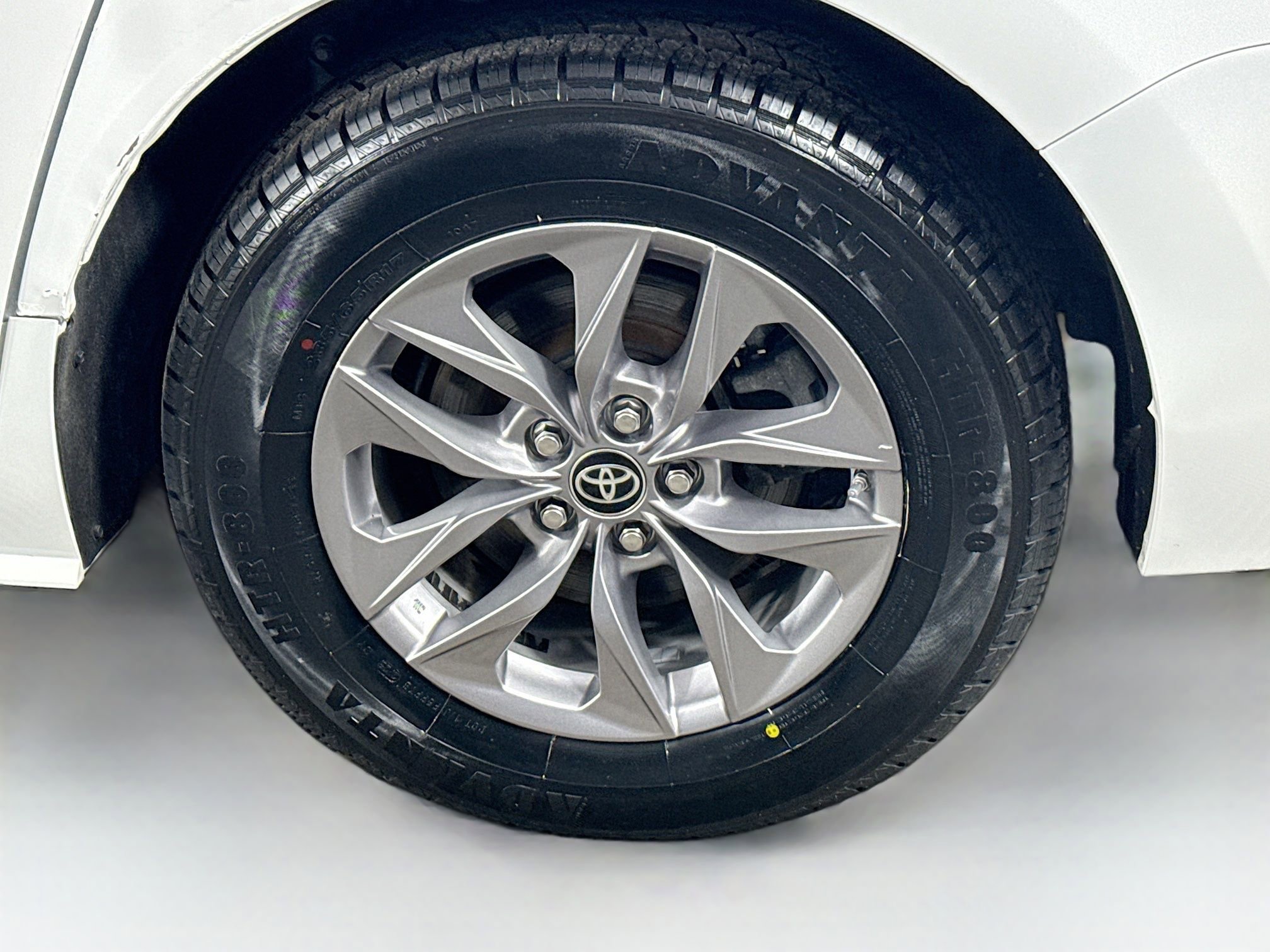 Certified 2024 Toyota Sienna LE image 9