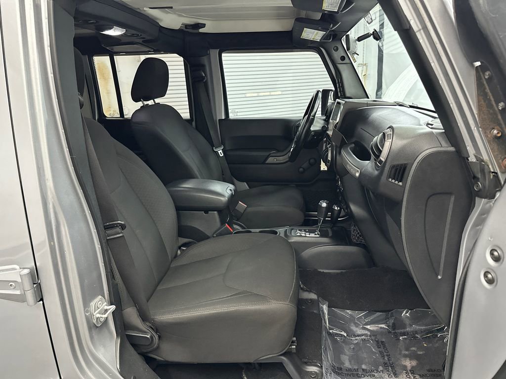Used 2017 Jeep Wrangler Unlimited Sport w/ Connectivity Group AWD/4WD image 13