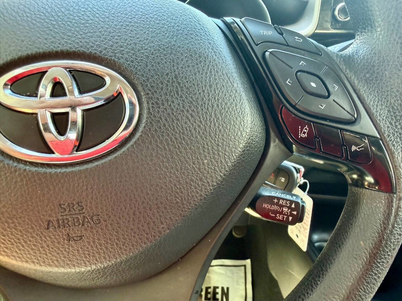 Used 2021 Toyota C-HR LE FWD image 27