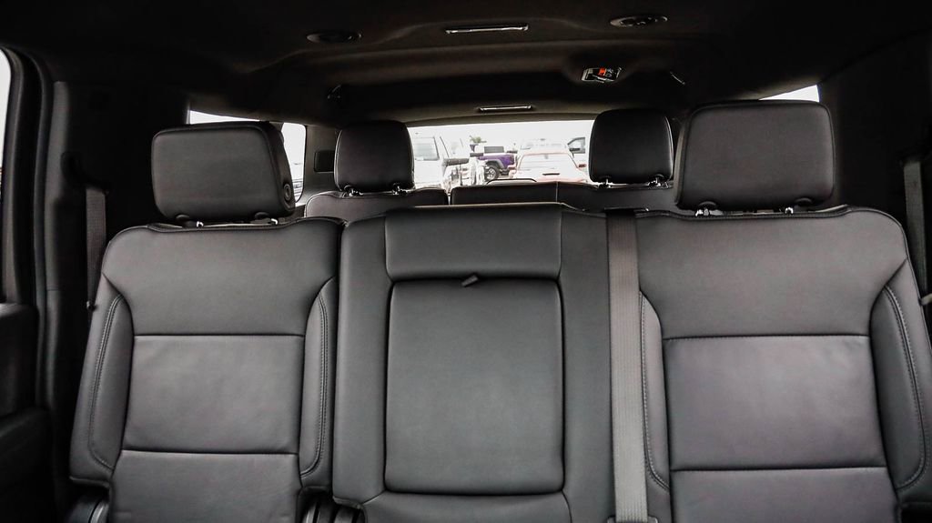Used 2025 Chevrolet Suburban Z71 AWD/4WD image 26