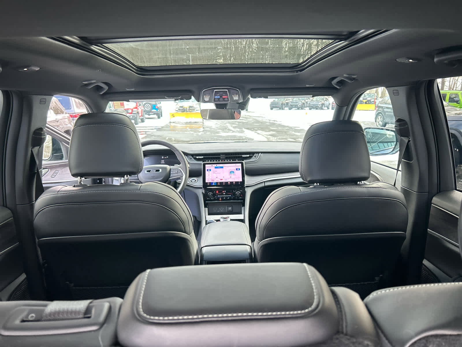 Used 2025 Jeep Grand Cherokee Limited w/ Trailer Tow Package image 39