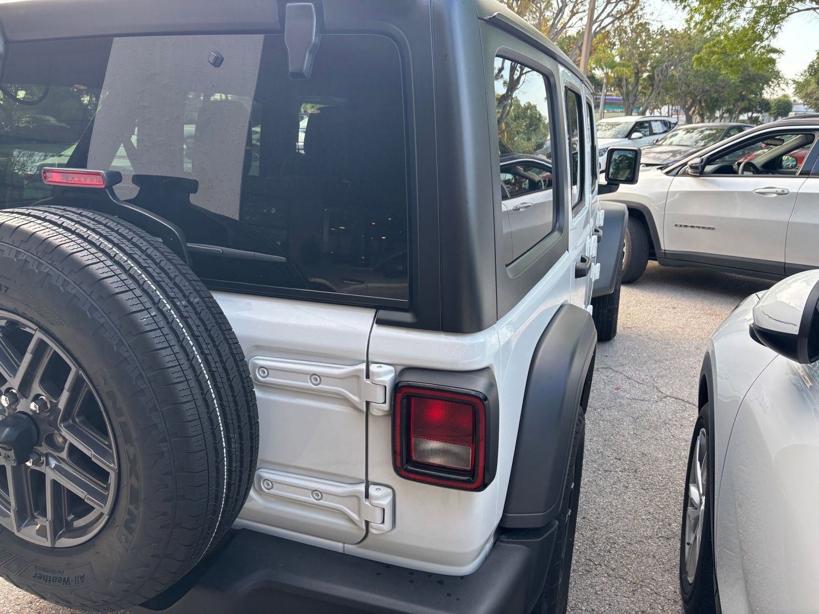 Used 2025 Jeep Wrangler Unlimited Sport AWD/4WD image 23