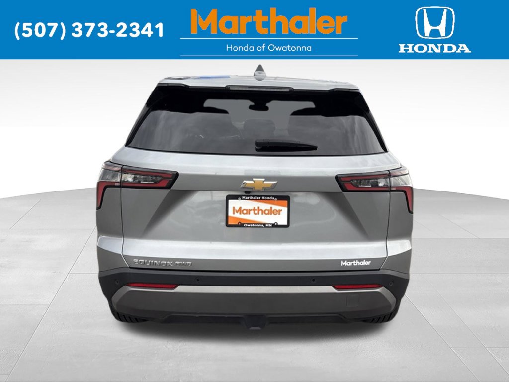 Used 2025 Chevrolet Equinox LT AWD/4WD image 4