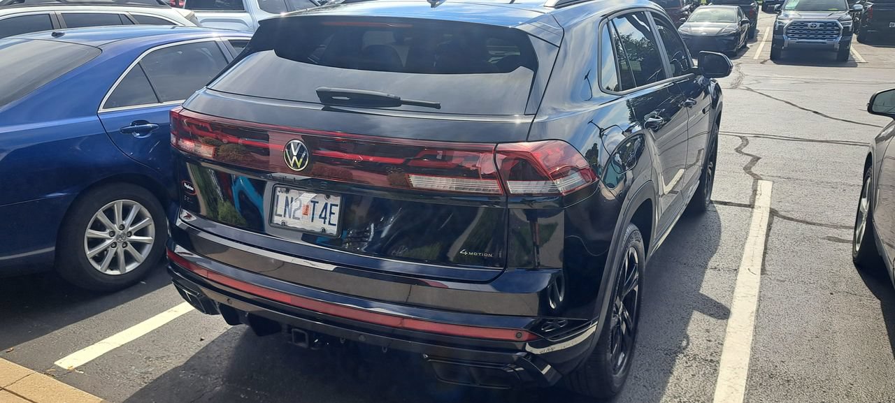 Used 2026 Volkswagen Atlas Cross Sport SEL R-Line AWD/4WD image 6