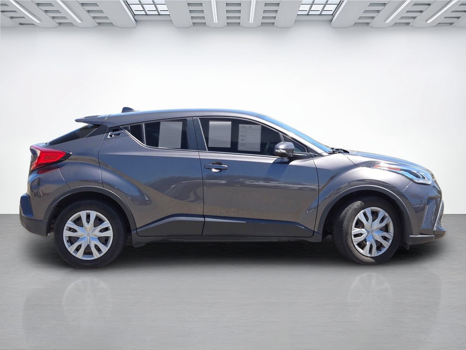 Used 2020 Toyota C-HR LE FWD image 11