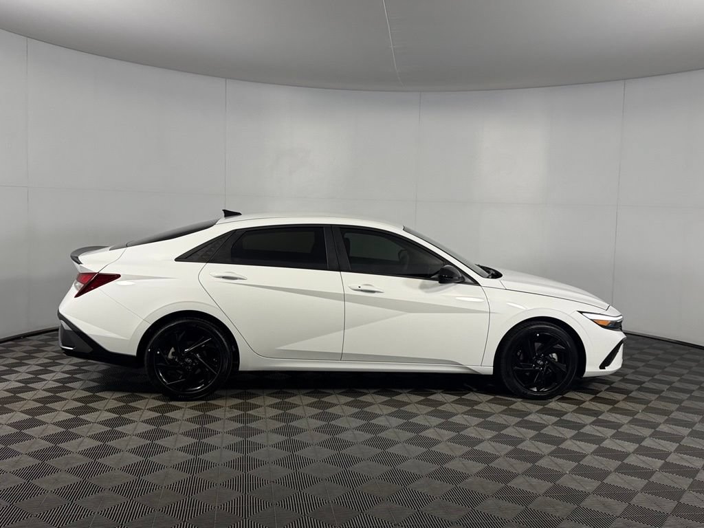Used 2026 Hyundai Elantra Sport FWD image 5