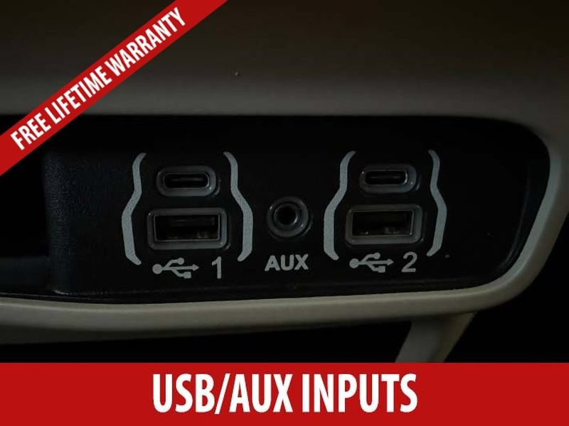 Used 2024 Chrysler Pacifica Limited FWD image 18