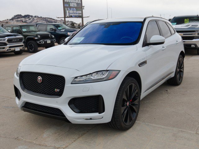 Used 2017 Jaguar F-PACE S image 2