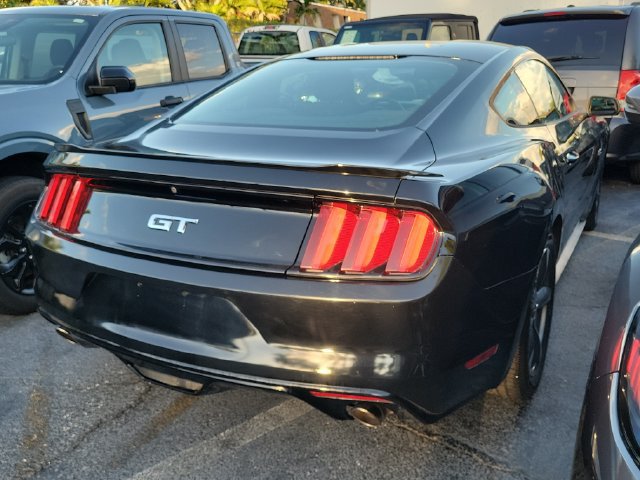 Used 2017 Ford Mustang GT RWD image 3