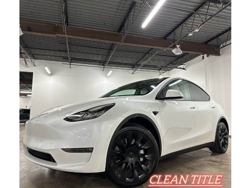 Used 2022 Tesla Model Y Long Range image 1