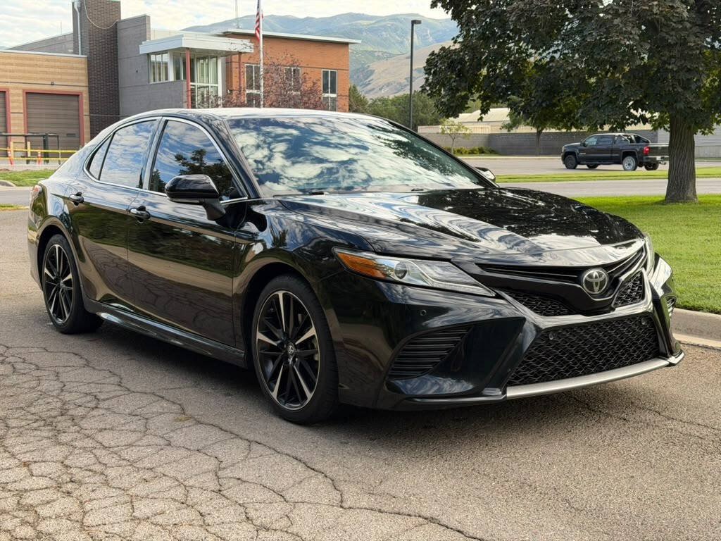 Used 2018 Toyota Camry XSE FWD image 6