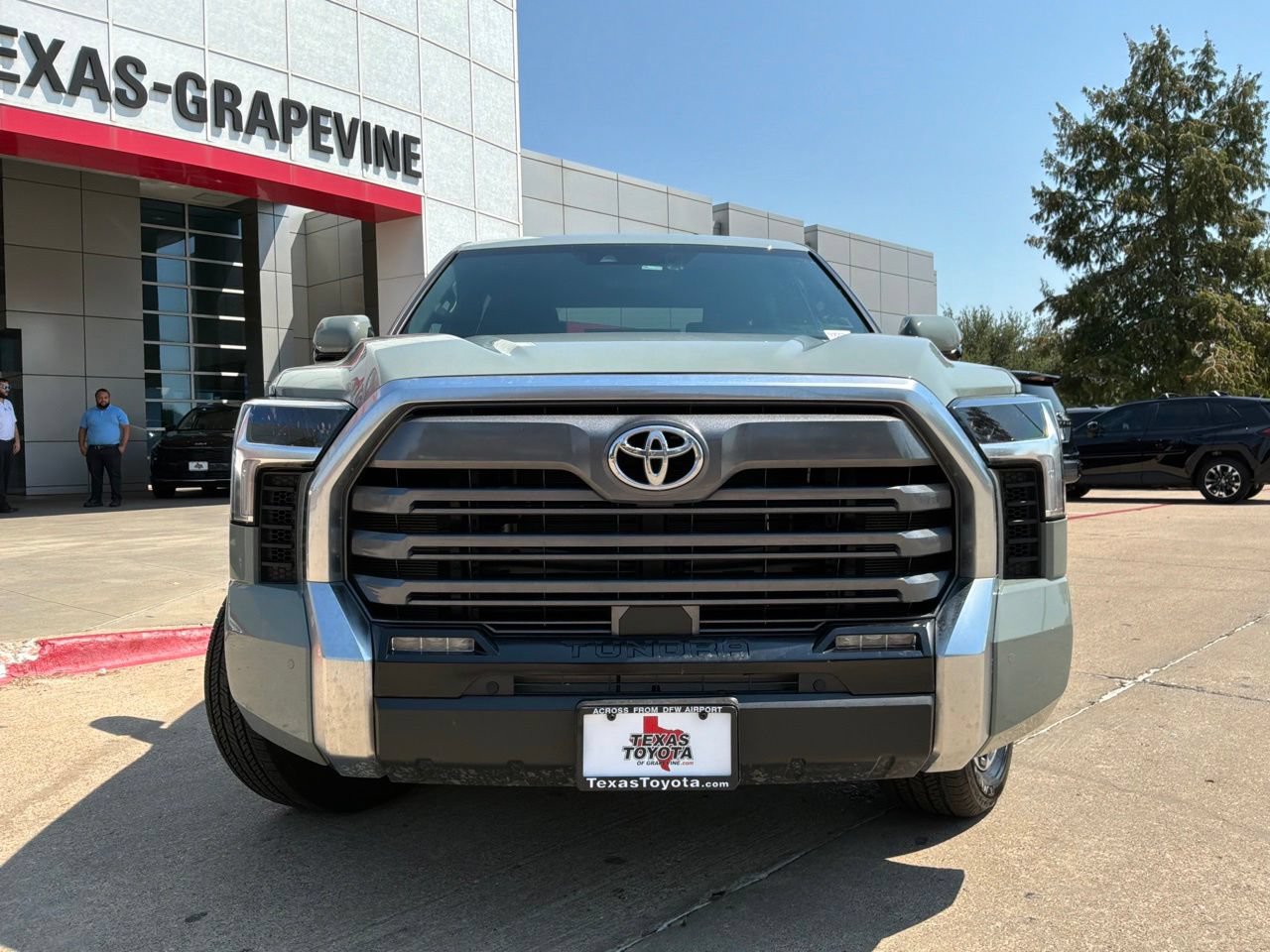 Used 2026 Toyota Tundra Limited w/ Power Package RWD image 3