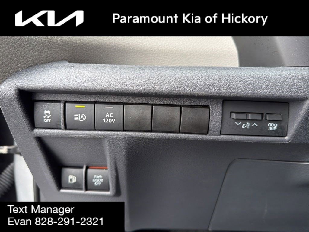 Used 2021 Toyota Sienna Limited FWD image 20