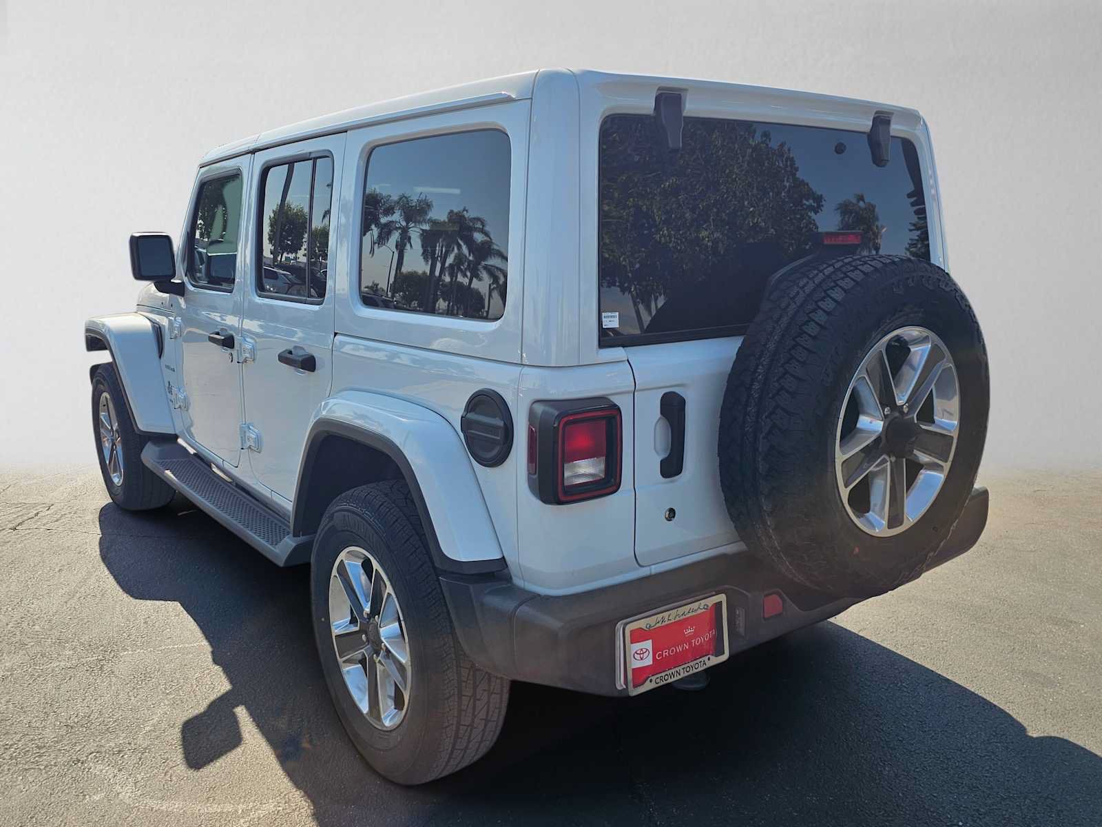 Used 2019 Jeep Wrangler Unlimited Sahara AWD/4WD image 5