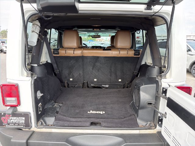 Used 2014 Jeep Wrangler Unlimited Rubicon w/ Connectivity Group AWD/4WD image 29