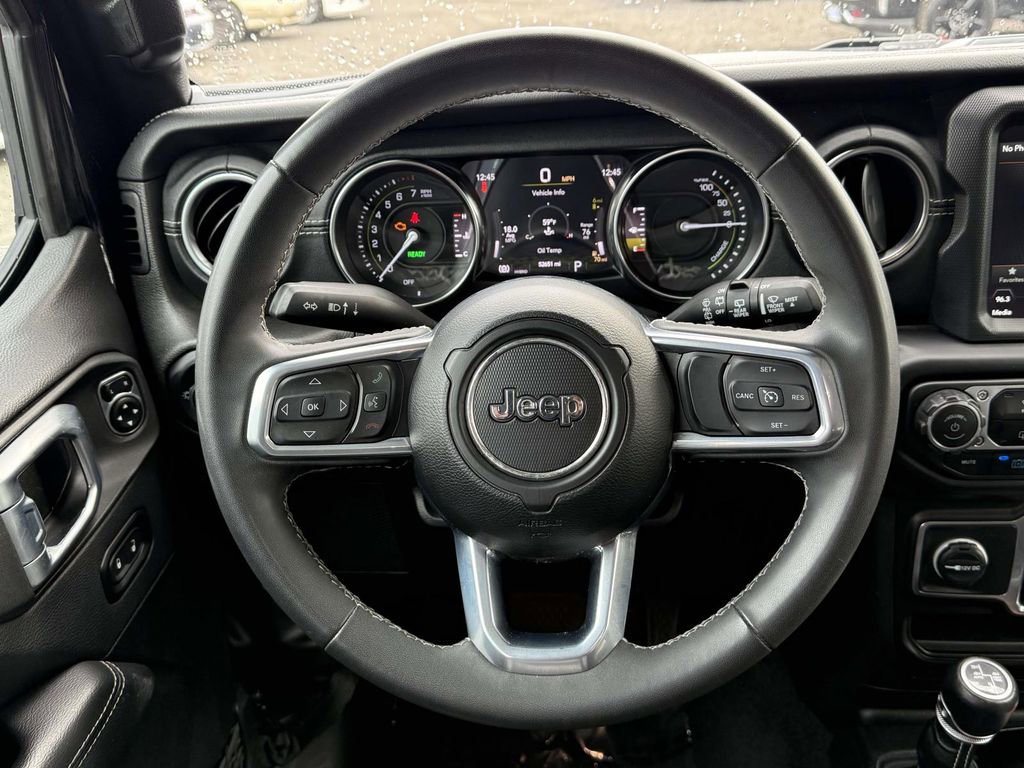 Used 2023 Jeep Wrangler Unlimited Sahara AWD/4WD image 19