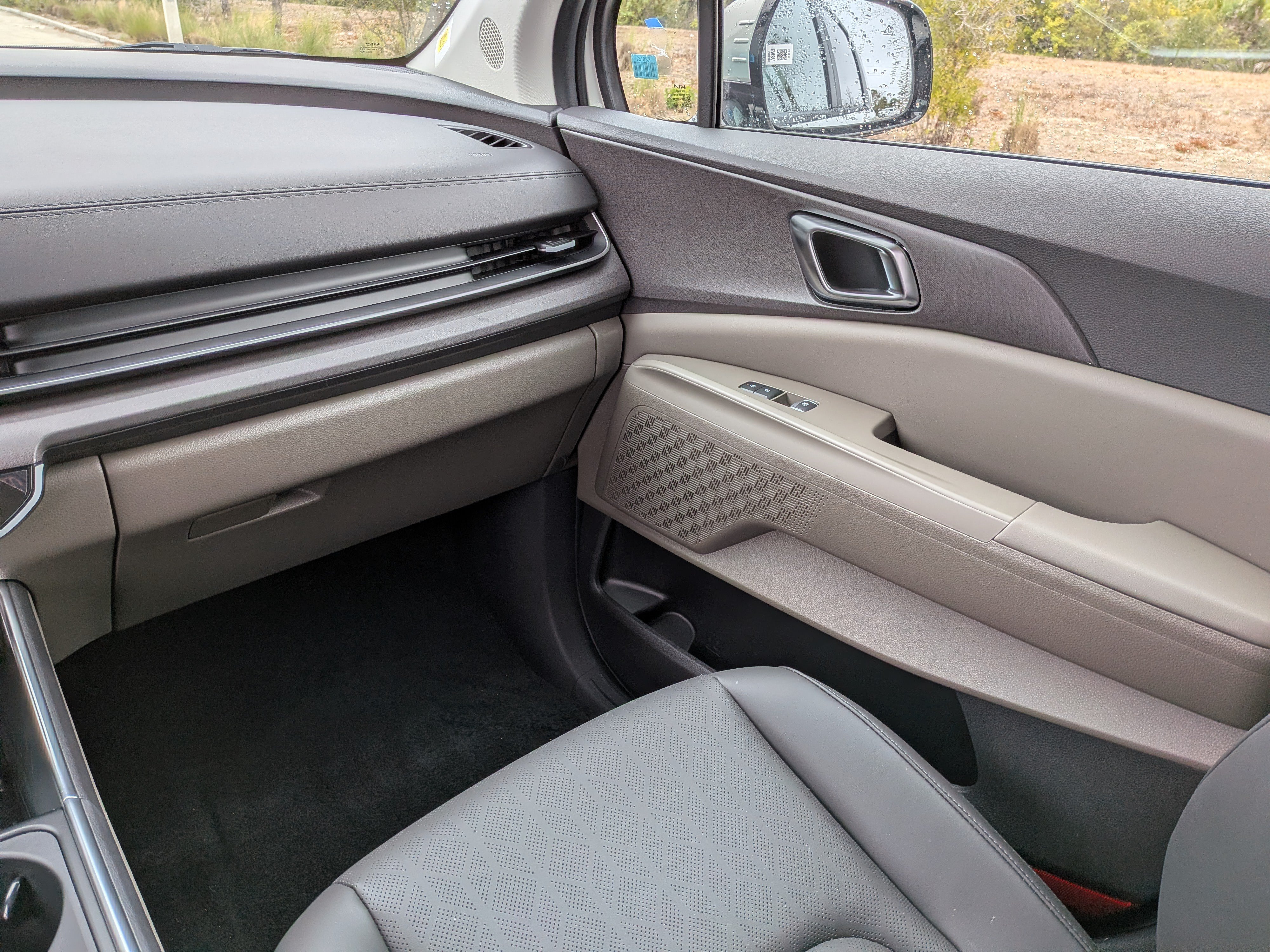 New 2026 Kia Carnival EX FWD image 23