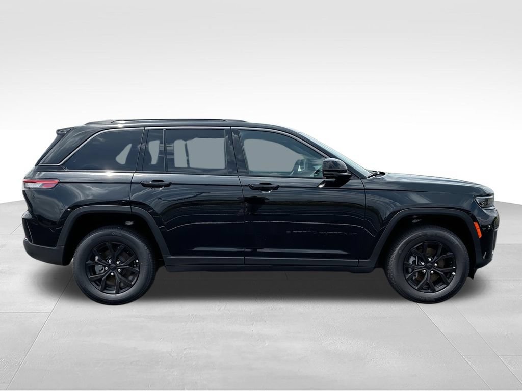 New 2026 Jeep Grand Cherokee Altitude AWD/4WD image 10
