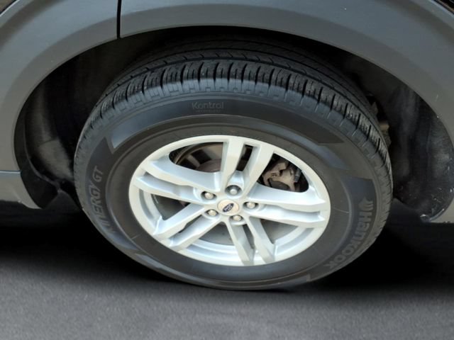 Used 2024 Ford Explorer XLT AWD/4WD image 13
