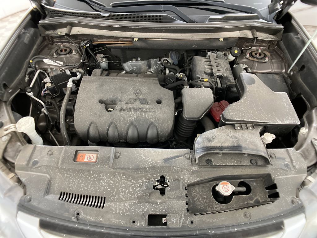 Used 2018 Mitsubishi Outlander ES image 30