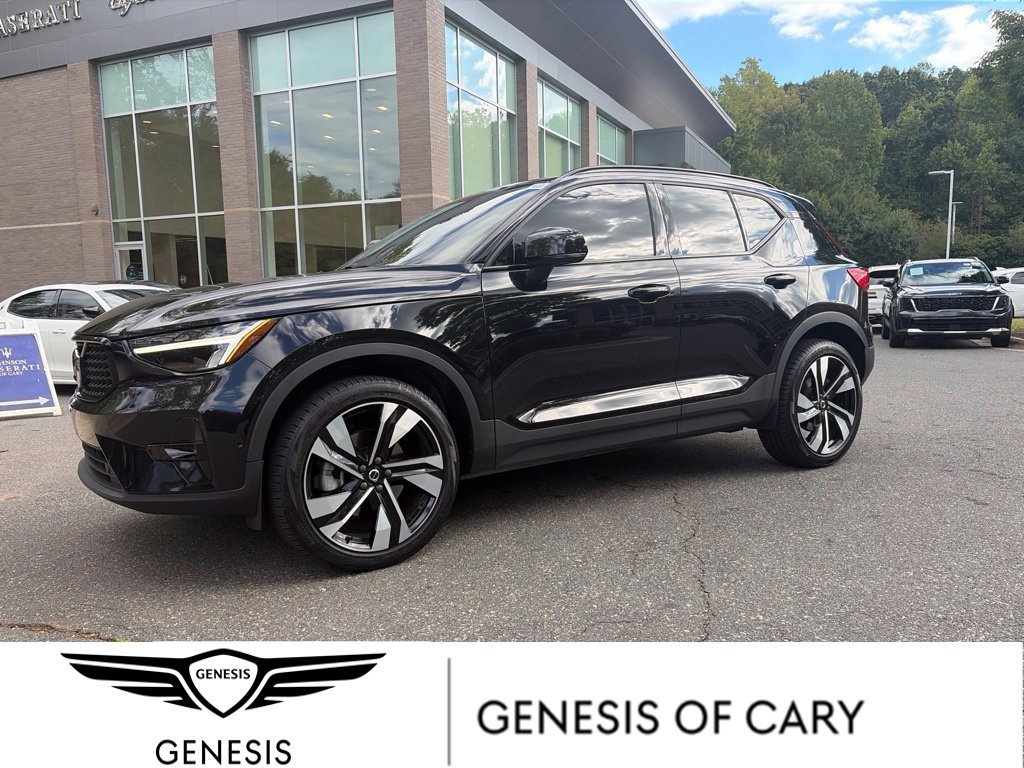 Used 2024 Volvo XC40 B5 Plus w/ Climate Package