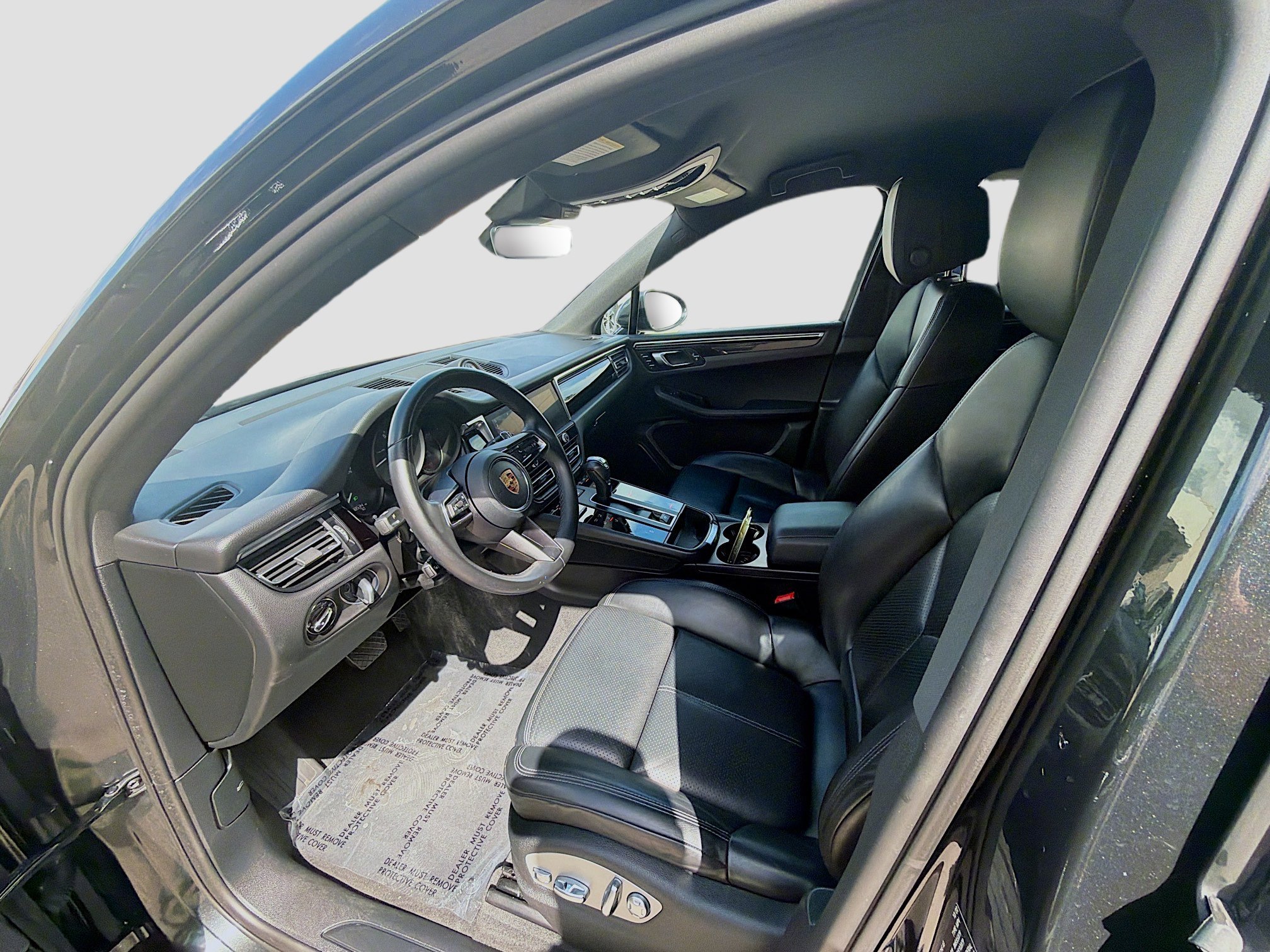 Used 2023 Porsche Macan image 16
