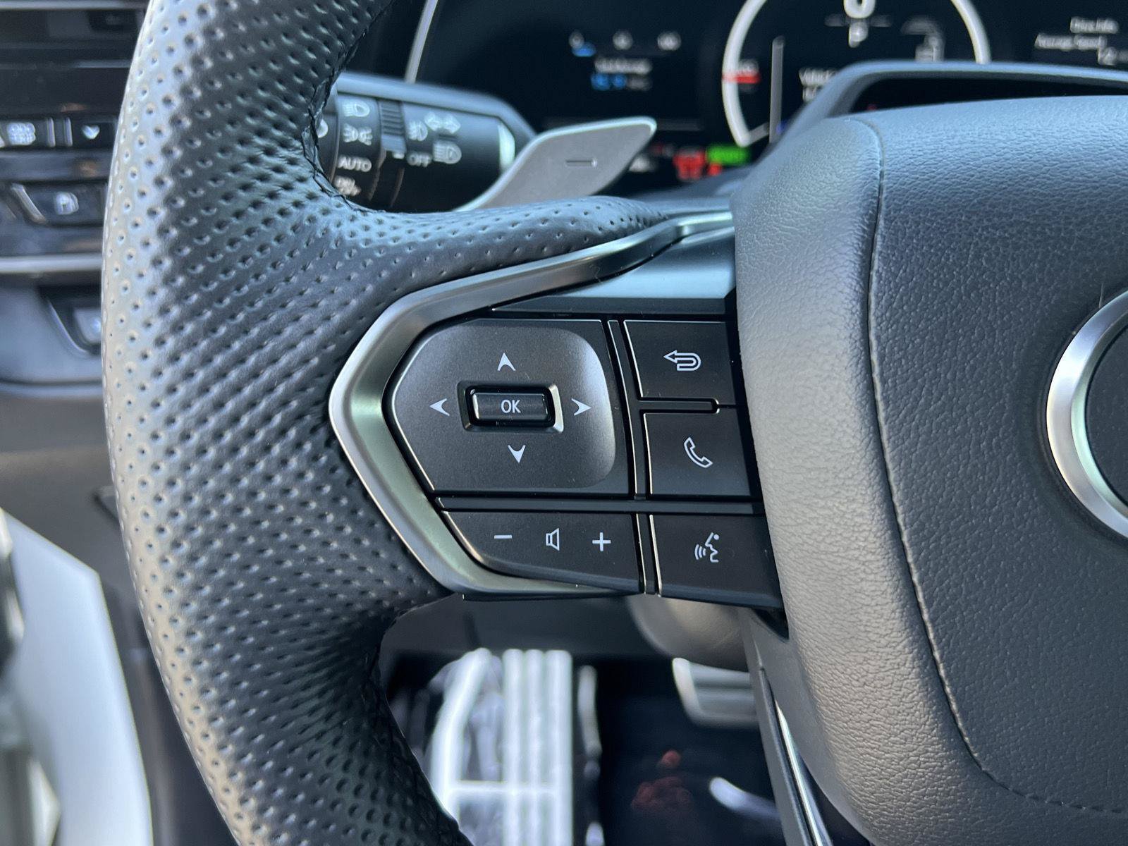 Used 2024 Lexus TX 500h AWD w/ Technology Package image 31