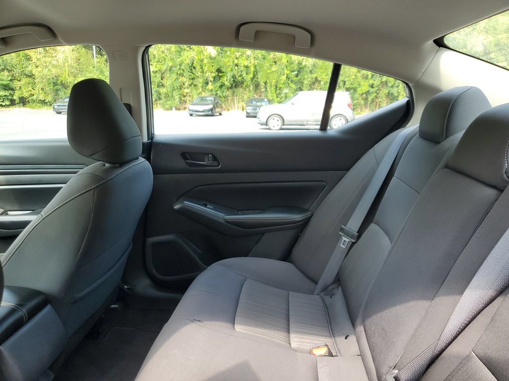 Used 2025 Nissan Altima 2.5 SV AWD/4WD image 12