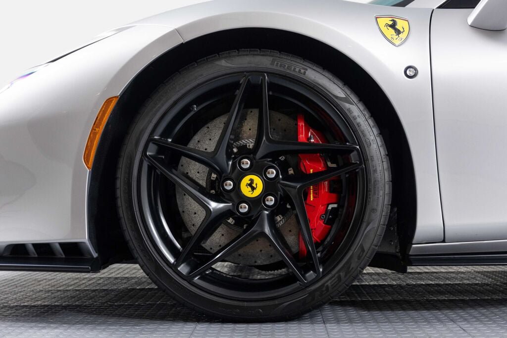 Used 2022 Ferrari F8 Tributo RWD image 23