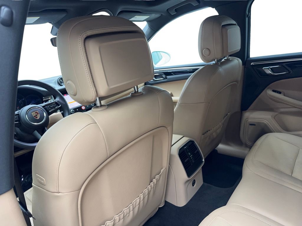 Used 2025 Porsche Macan Turbo image 34