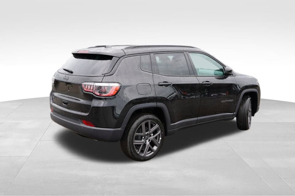 New 2025 Jeep Compass Limited w/ Sun & Sound Group image 3
