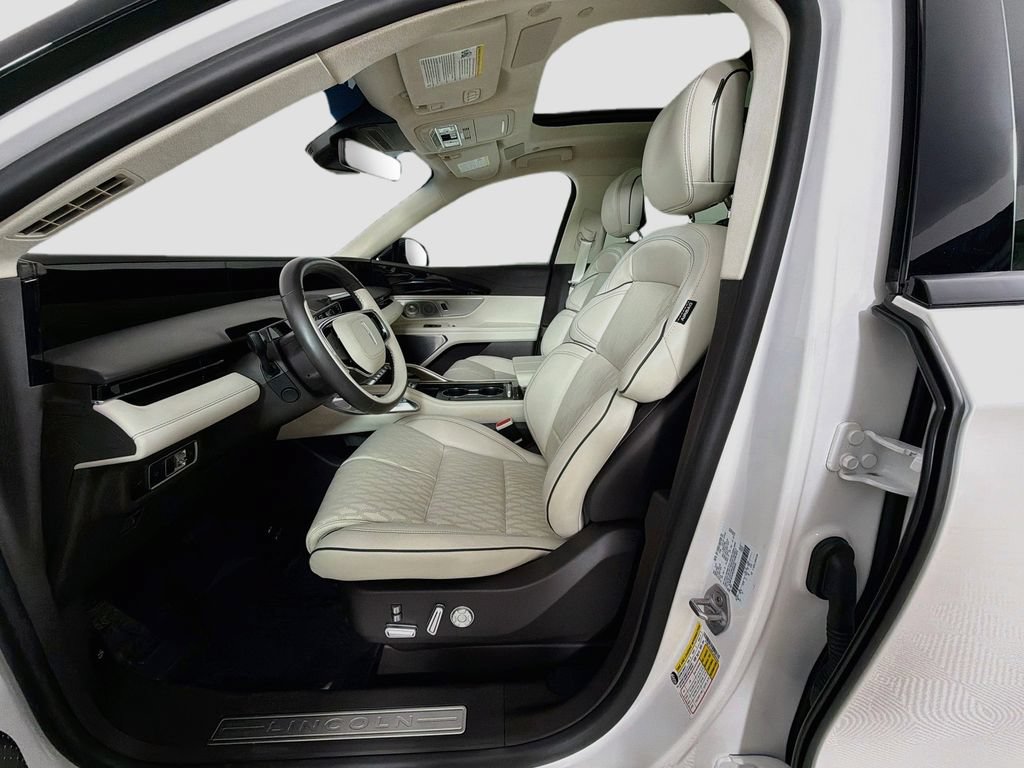 Certified 2024 Lincoln Nautilus Black Label w/ Jet Appearance Package (87T) AWD/4WD image 22
