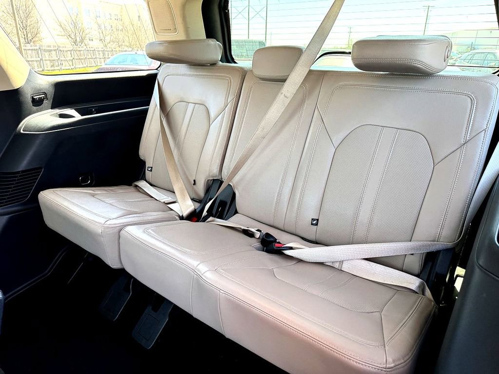Used 2023 Ford Expedition Limited image 27
