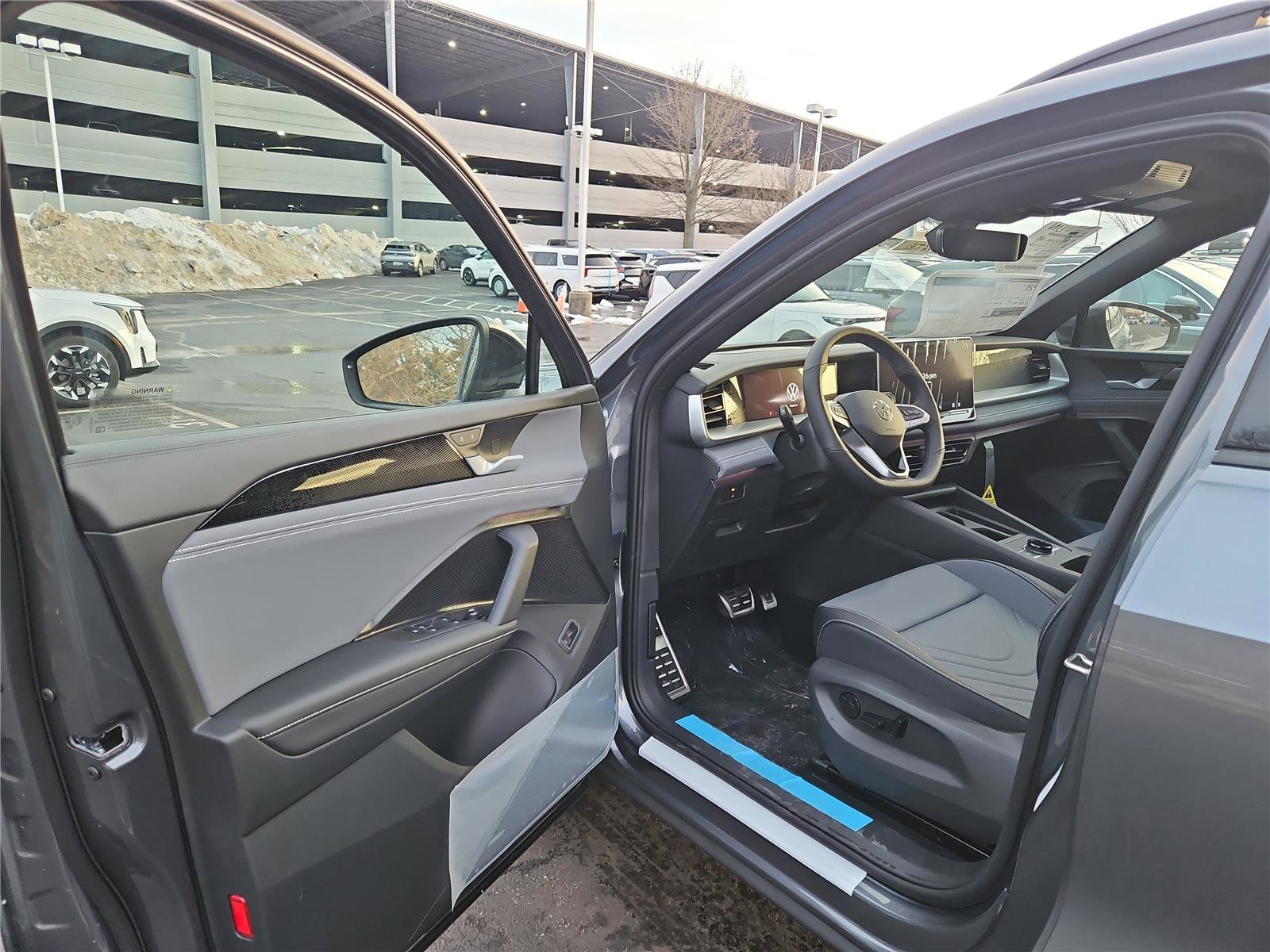 New 2026 Volkswagen Tiguan SE R-Line image 11