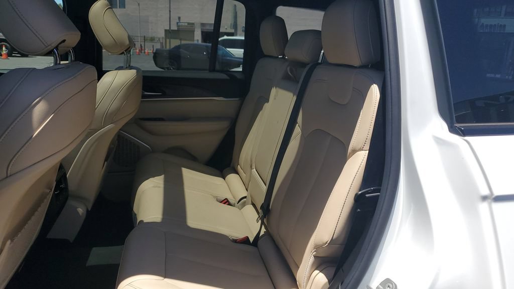 Used 2024 Jeep Grand Cherokee Limited 4xe AWD/4WD image 15