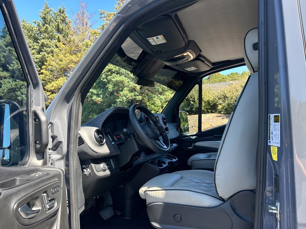 Used 2022 Mercedes-Benz Sprinter 2500 image 55
