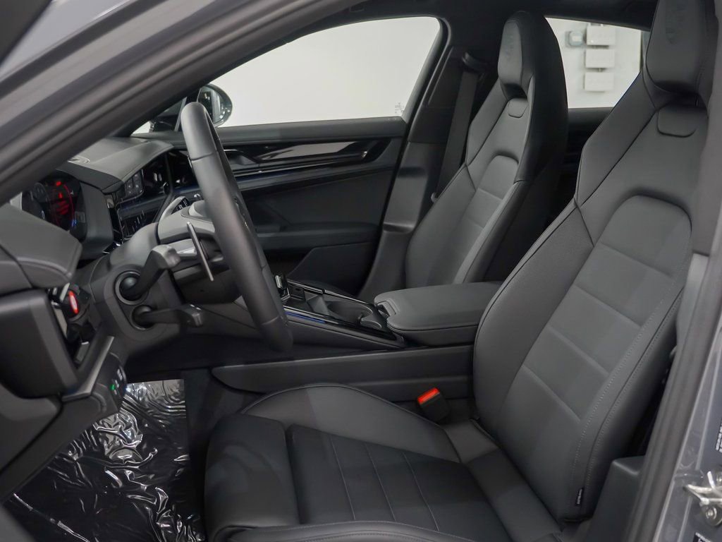 New 2026 Porsche Panamera 4 image 5