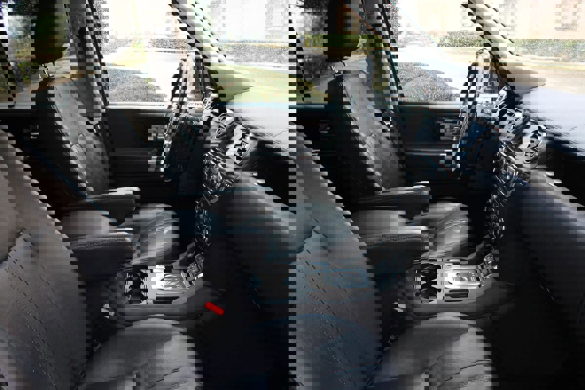 Used 2015 Land Rover LR4 image 30